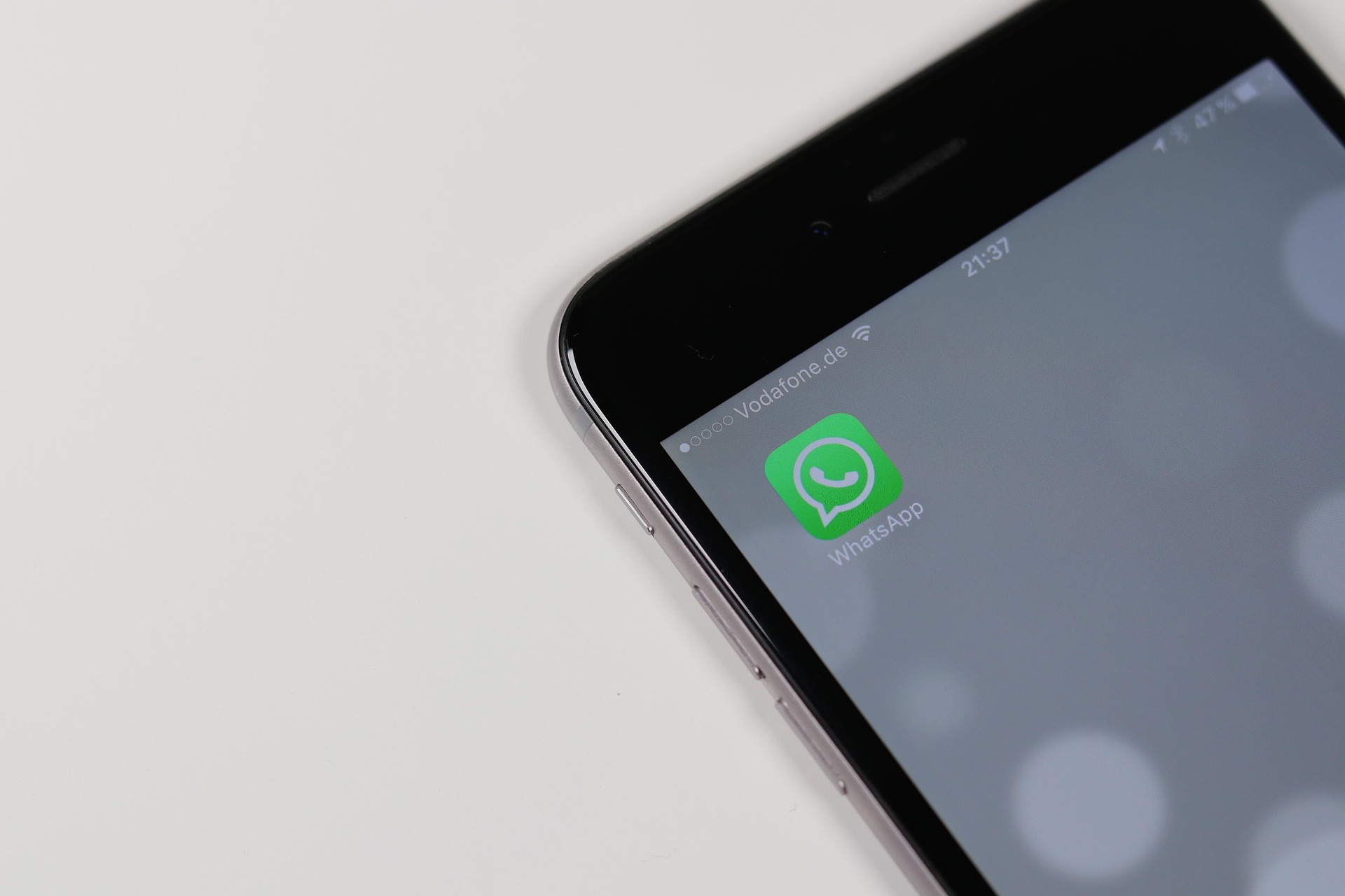 Ataque dispara alerta urgente do WhatsApp para usuários de iPhone