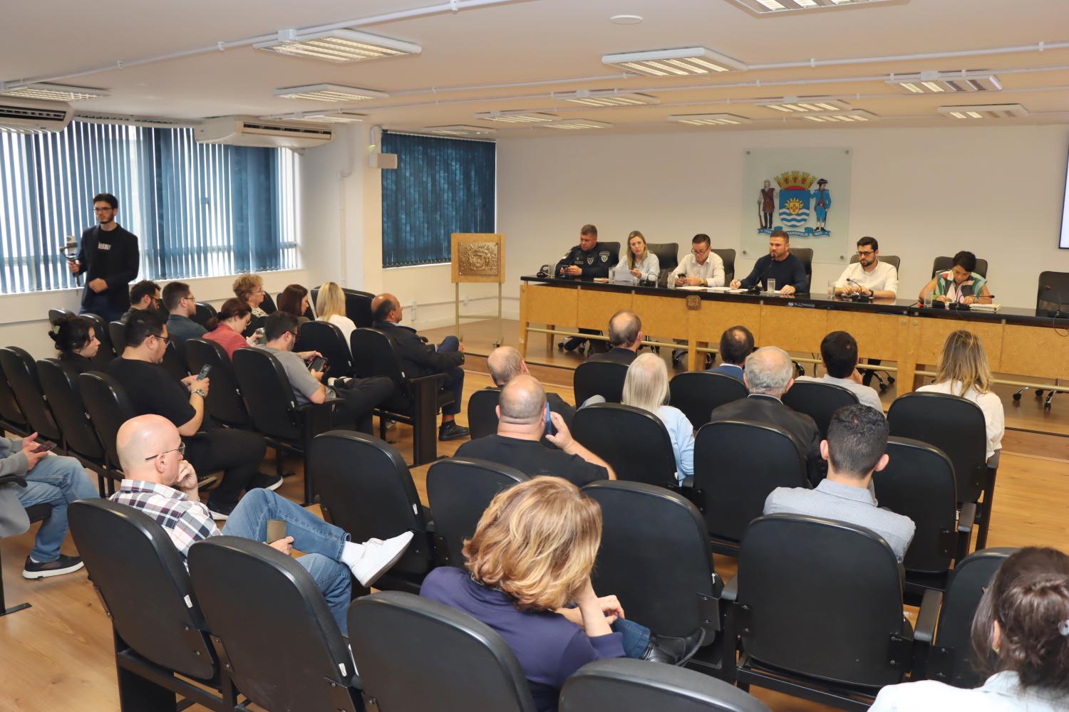 florianopolis-pode-ganhar-lei-para-regulamentar-horarios-e-acesso-a-pracas-e-parques
