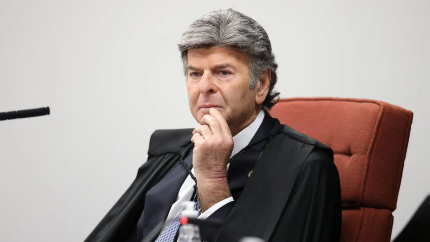 ministro-fux-comeca-a-votar-no-julgamento-de-bolsonaro-e-aliados-no-stf